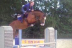 Moeder Balou RV springen onder amazone Sascha Blok.