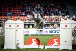 Bridgestone RV (Silverstone x Indoctro) jumping CSI***** 1.45m with amazon Maureen Bonder.